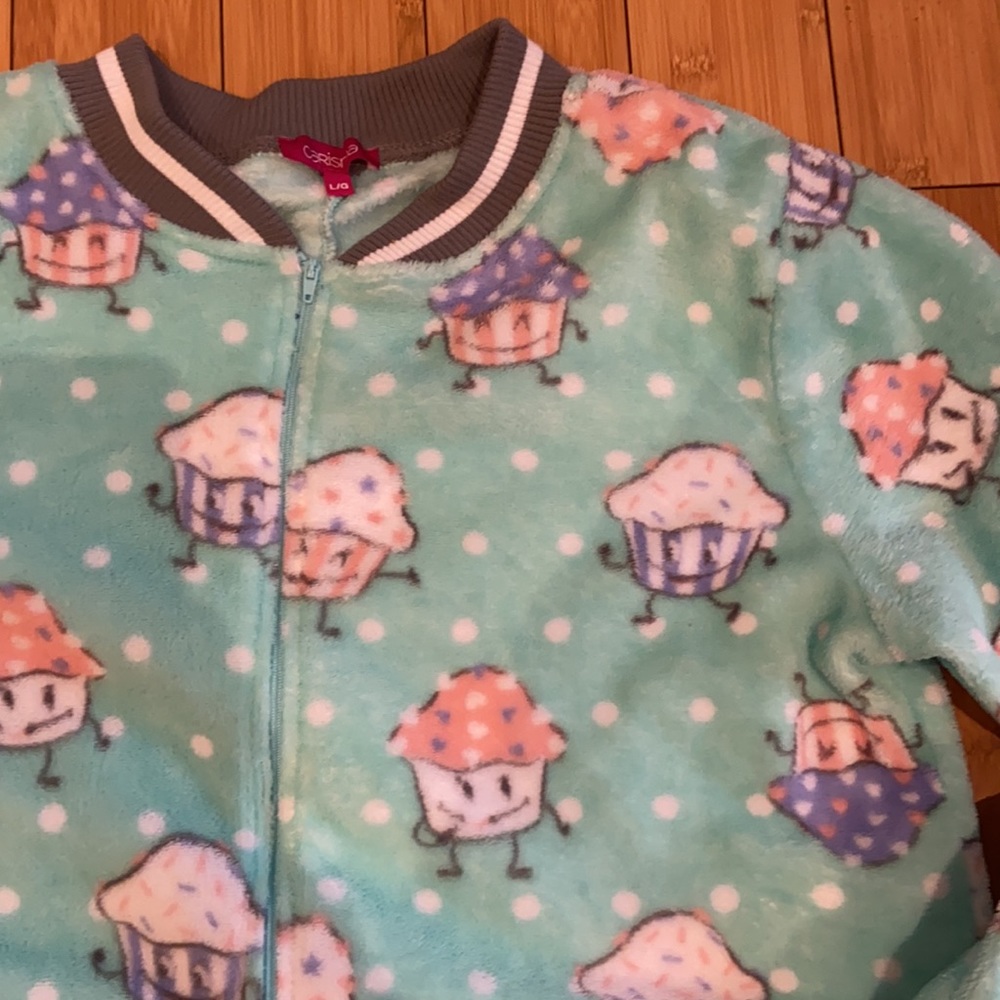Large Onepiece Pyjama - Picture 2 of 7